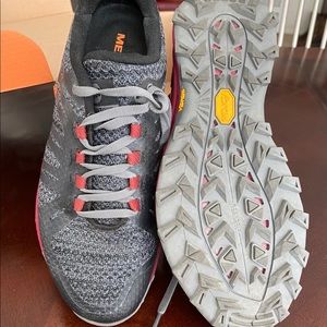 Merrell Momentus size 7, used once, with box